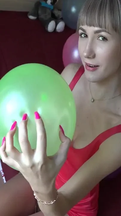 Balloon popping handjob
