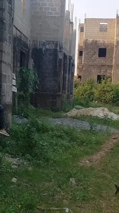 Street Hooker Got Punished in an Uncompleted Building by a Gangstar