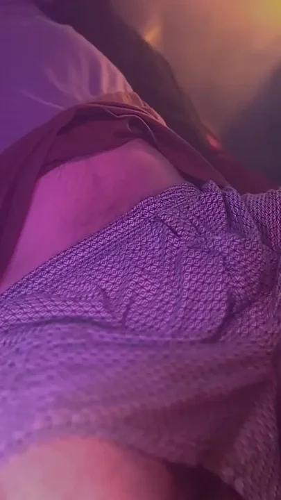Erotic Massage and Handjob Ends in Cumshot