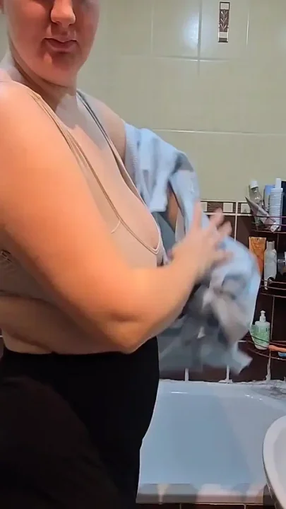 Busty BBW Shows Her Big Natural Tits and Shaves Her Pussy - Hot Shower