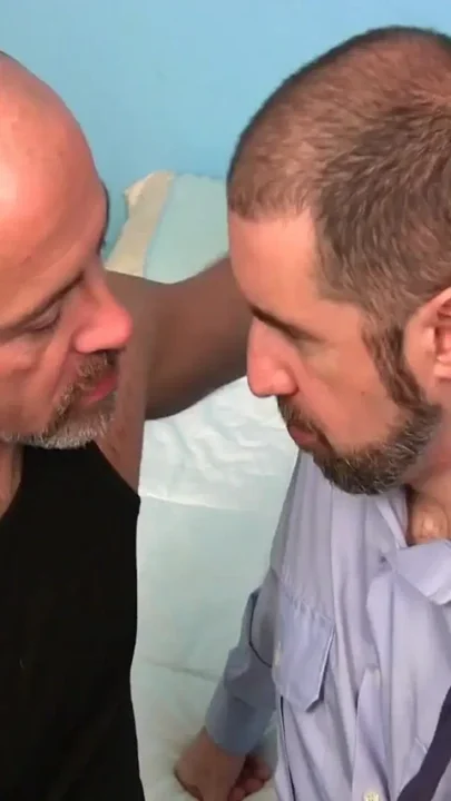 The policeman & pissing guy