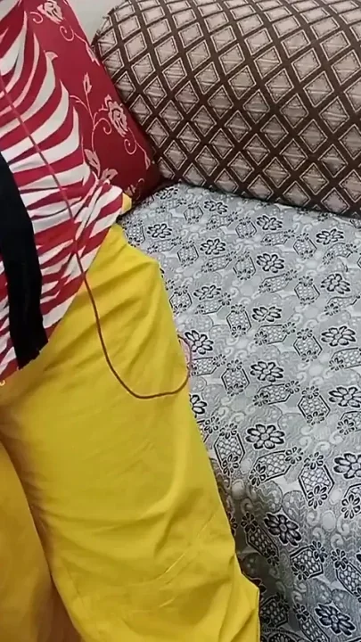 Dirty Hindi Talking on Video Call and Dildo Fisting