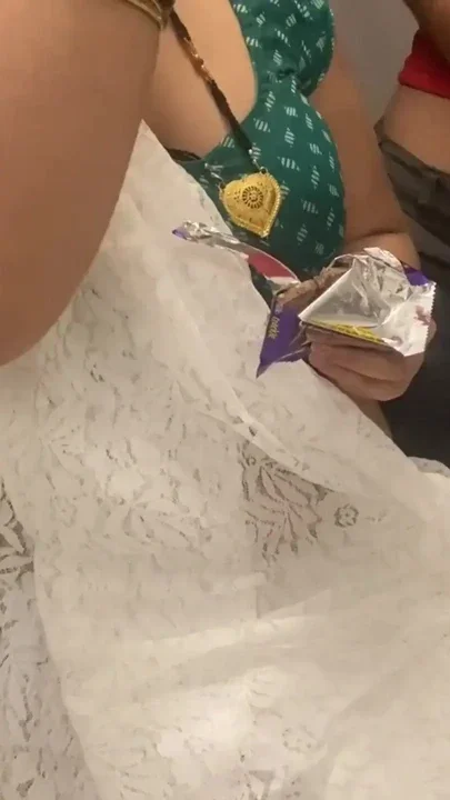 Bhabhi Jaan Ke saath Masti Mein Jo maja hain wo kahi nai hain Clip 1