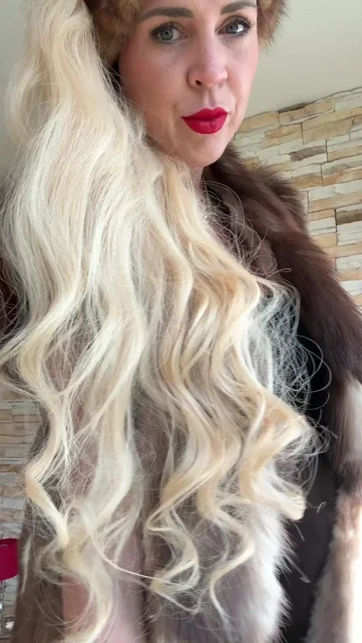 You can find all the links of Kate Monroe on my profile Do you like fur Do you like furs