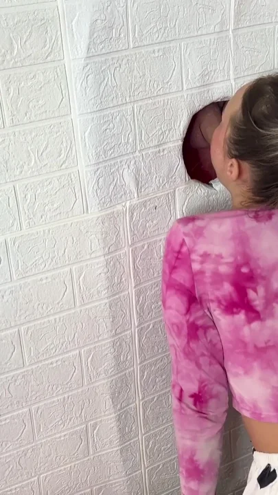 Gloryhole dick cannot handle that kind of touch Clip 1