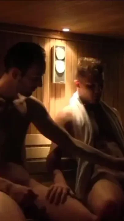 Raael fucked by Kamerin in sauna