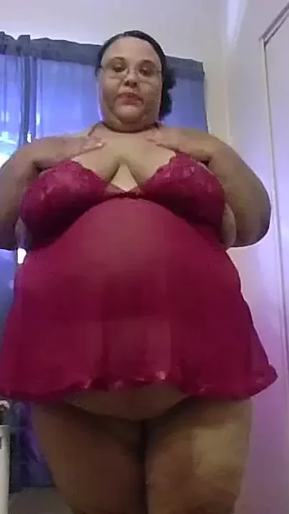 Fat Slut Loves Oiling up Her Tits