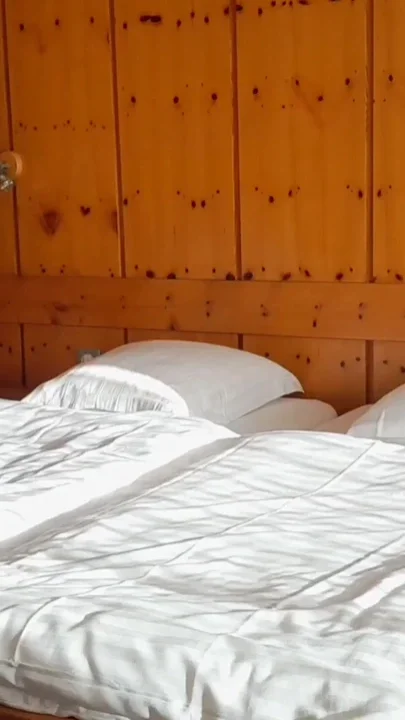 Selena's Exiting Sex Games on Cam