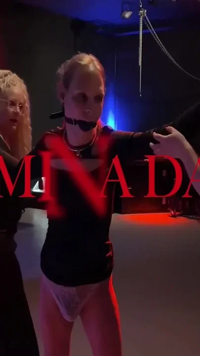 TS Sucking the Gimp