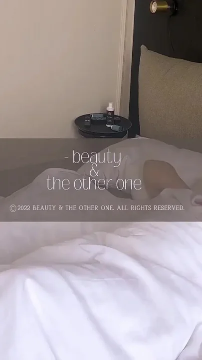 Amateur WIFE masturbates after waking up in the morning
