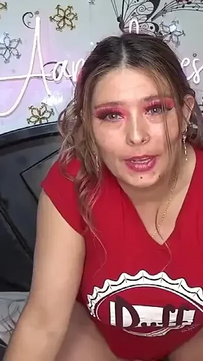 I Play with Big Lyches in My Pussy