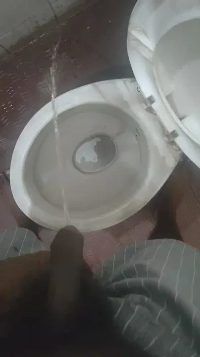Solo golden shower fetish play in bathroom