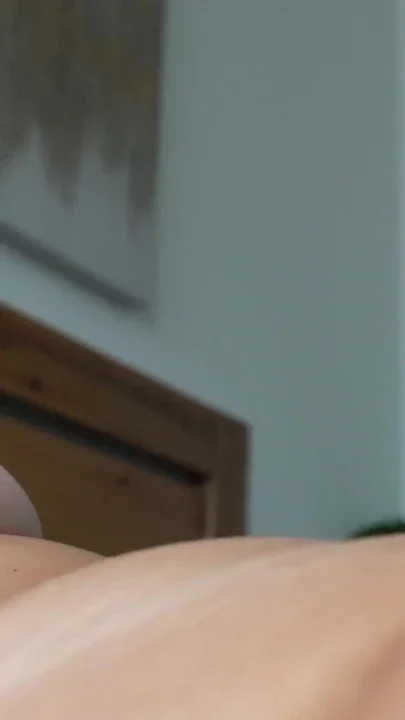Unwitting Giantess Accidentally Fucks Tinies