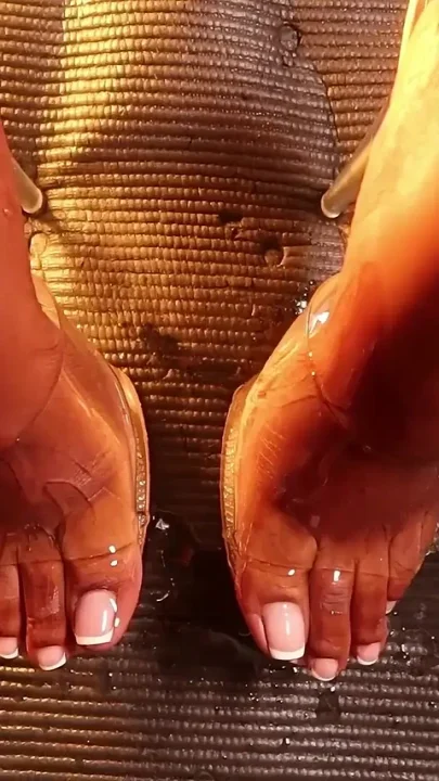Lola Black XXX Ebony Toes and Soles