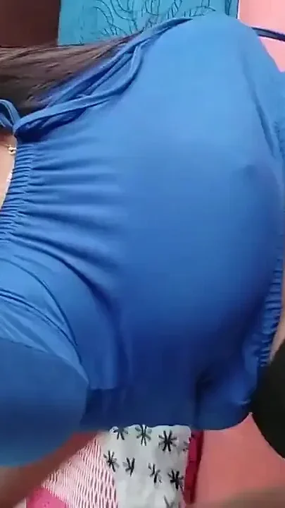 Mexican Arrived in Colombia and Now She Stands on Street Corners to Get Cock and