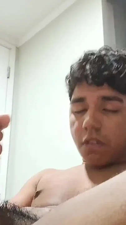 Pumping milk leaves me shaking Clip 3