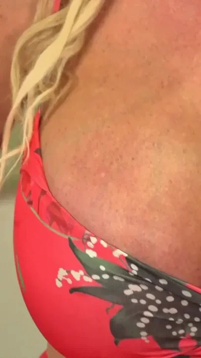Shannon Blue 53-year-old UK MILFs First XXX Tit-fuck