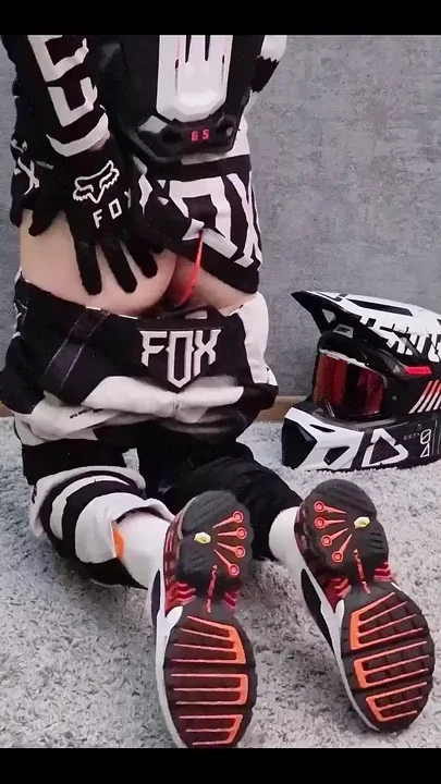 Jerking and Cumming on Nike Tn