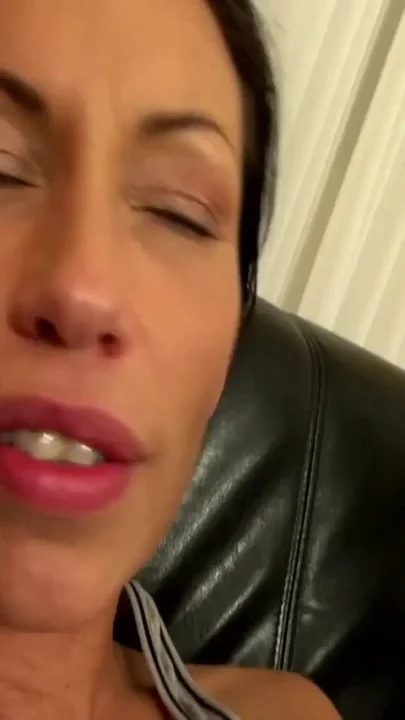 BIg ass brunette in POV fuck with her dude