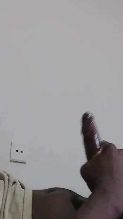 I Saw the Hotel Room Attendant Syping but I Kept on Stroking My Dick for Her to Cum