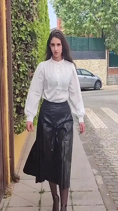 Elegant Shana Goddess Cowgirl JOI Cum