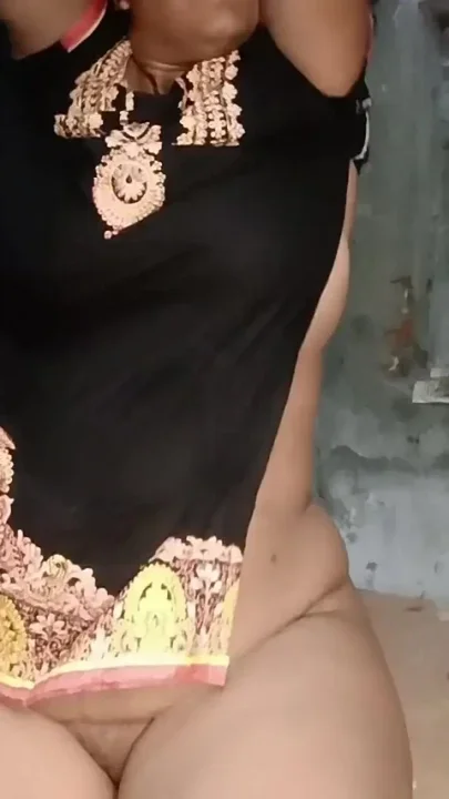 Desi Punjabi Indian Girl Showing Big Boobs Fingering Bhabhi Screaming and Reaching Orgasm