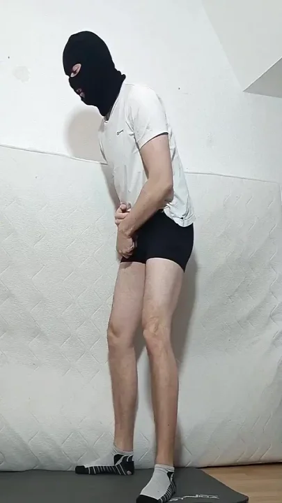 Sie Macht Meine Eier Beim Ballbusting Kaputt