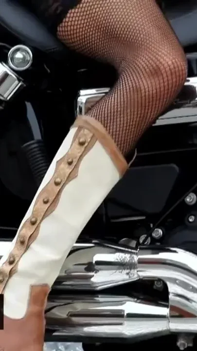 Lea Tyron - bikes and babes tv sexy videos