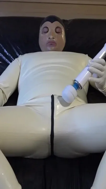 Latex Danielle cum slave cum