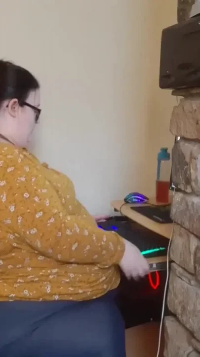 The fattest girl at work - struggles