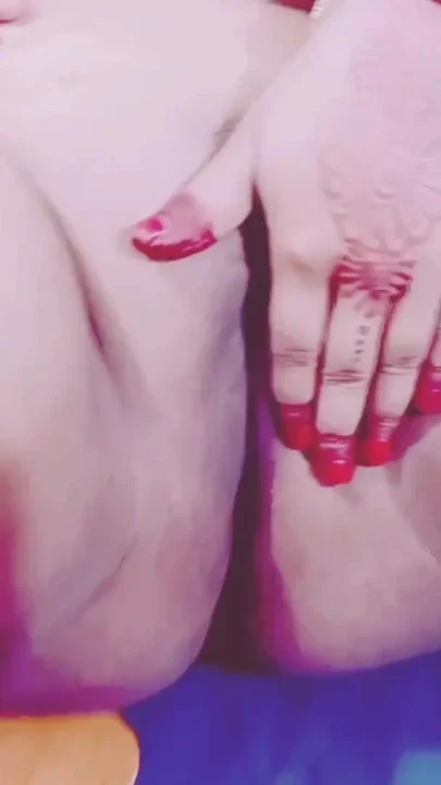 Amateur Soni bhabhi enjoying solo masturbation with cucumber Clip 1
