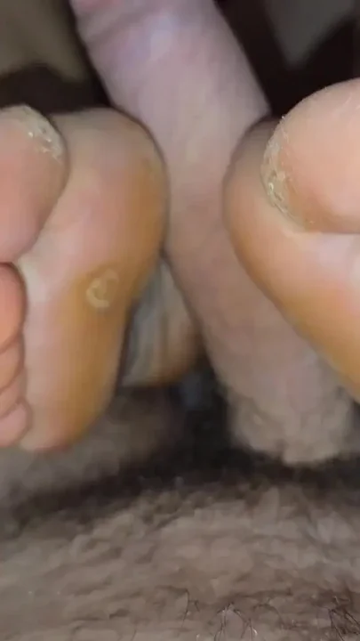 Horny Wifes Footjob Turns Into Mutual Masturbation and a Massive Cumshot