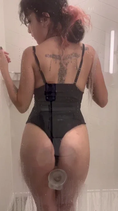 Horny Goth Girl Makes Such a Mess