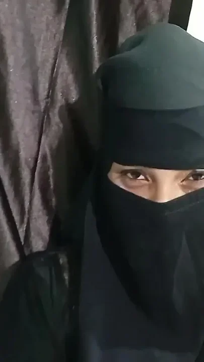 Naughty Muslim Sbhabhi Seducing Her Husband