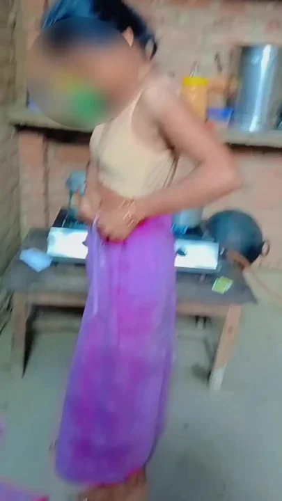 Sister-in-law played Holi with brother-in-law and had sex with hot sister-in-law