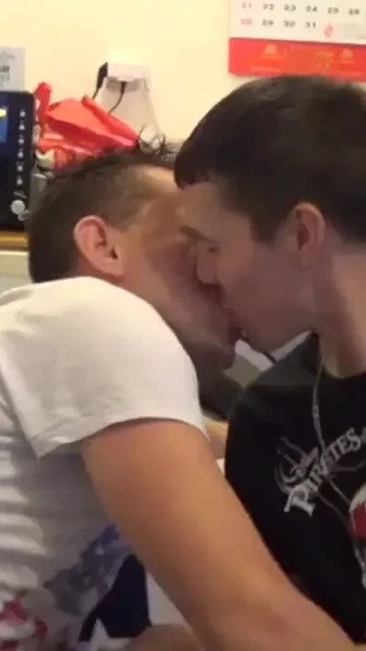 Gay bottom propose to his firen to suck him