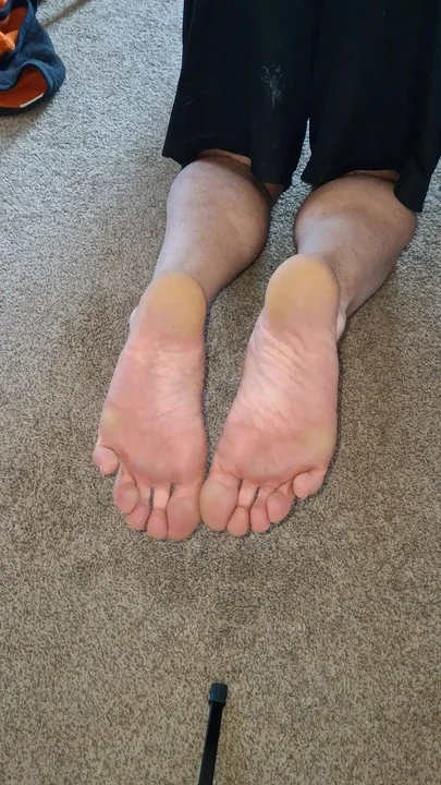 Shoot your hot load all over my soles