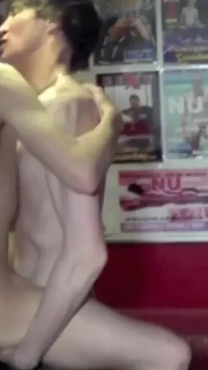 The twink kelia fucke dyt he big cock of calixte
