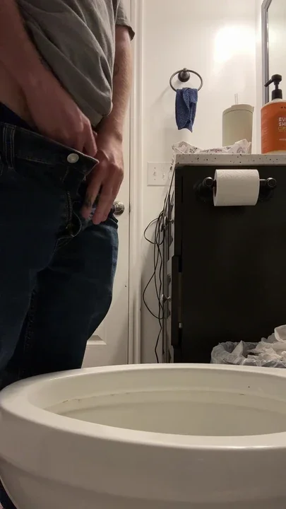 Kinky Peeing