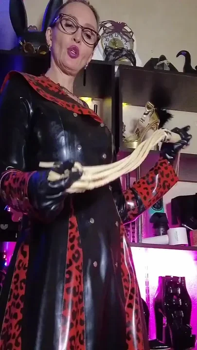 Femdom Mistress Eva Latex Rubber Goddess and Pussy Licking Slave