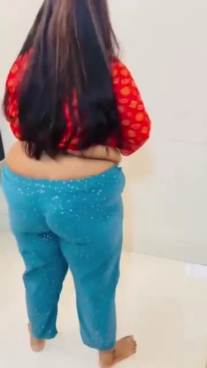 Desi Indian Workout Front of Stepbrother Moti gand wali hot Stepsister ko sexy MMS Clip 1