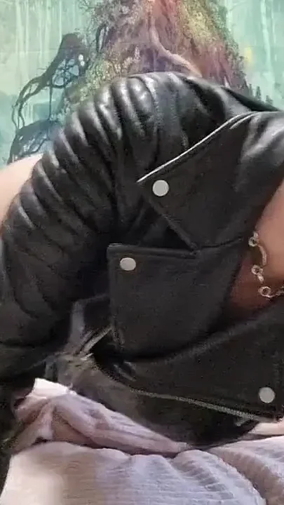 Brit Biker Babe Rubbing Her Wet Pussy in Bed