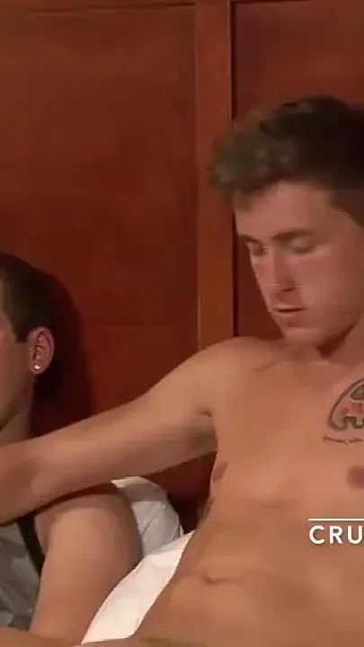 threesome party with twinks
