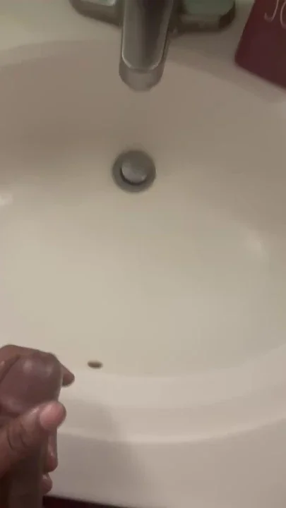 Jacking my fat dick til cum