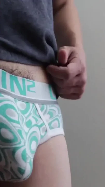 Trim My Pubes in Mandarin