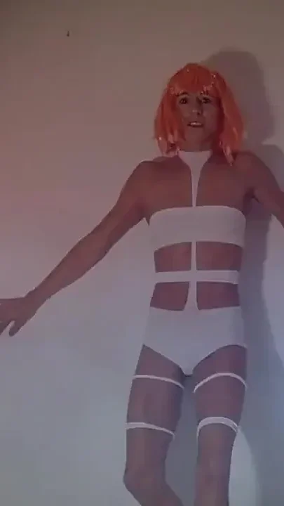 Cosplay of Leeloo Lee