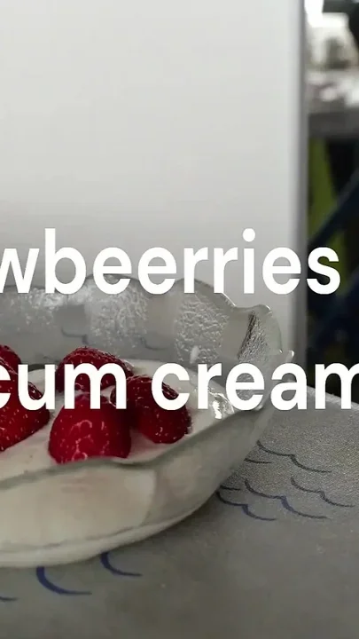 Strawbeerries with Cum Creme