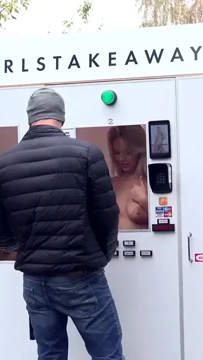 Victoria Pure incide the first Czech vending machine for sex