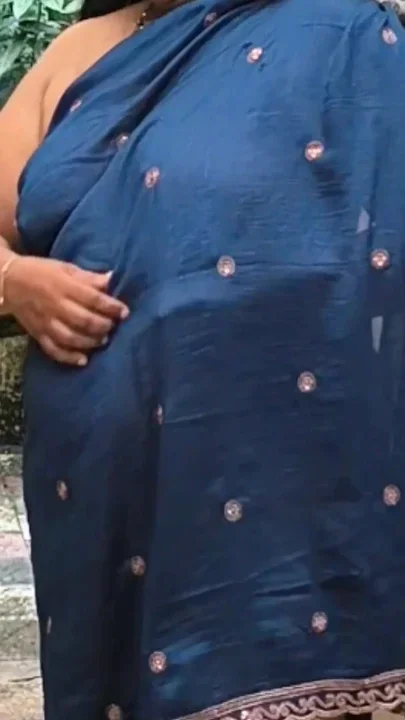 Desi Girl in Topless Sexy Photoshoot in Blue Salwar After Shoot Picture