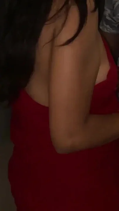 Galti se Biwi ki Jagah Hot Saali ko pakad liya Peeche se Clip 1